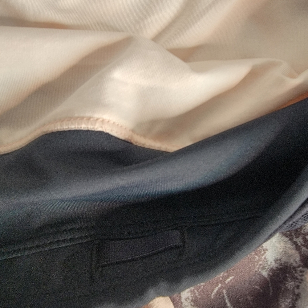 Oiselle Athletic Shorts 4-6 Peach Black Floral Line - Picture 8 of 9
